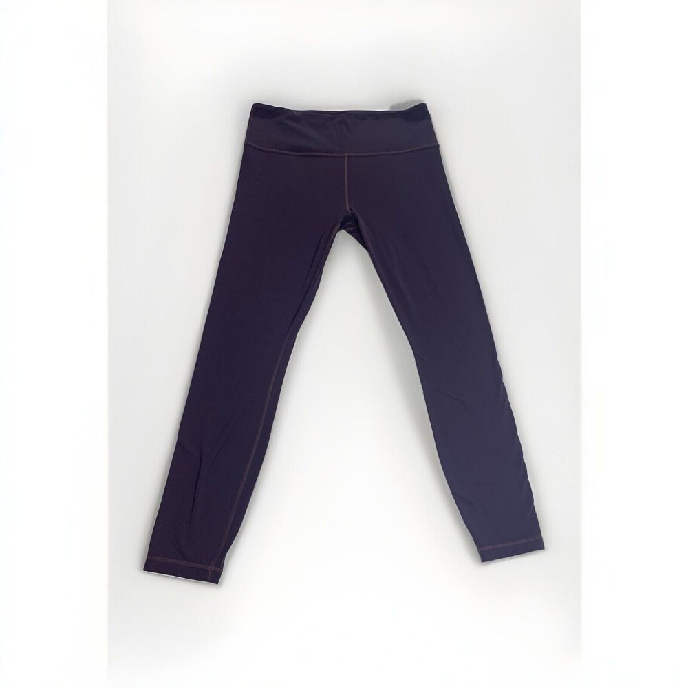 Athleta Leggings Capri Length Size Medium Yoga Workout Comfort Purple